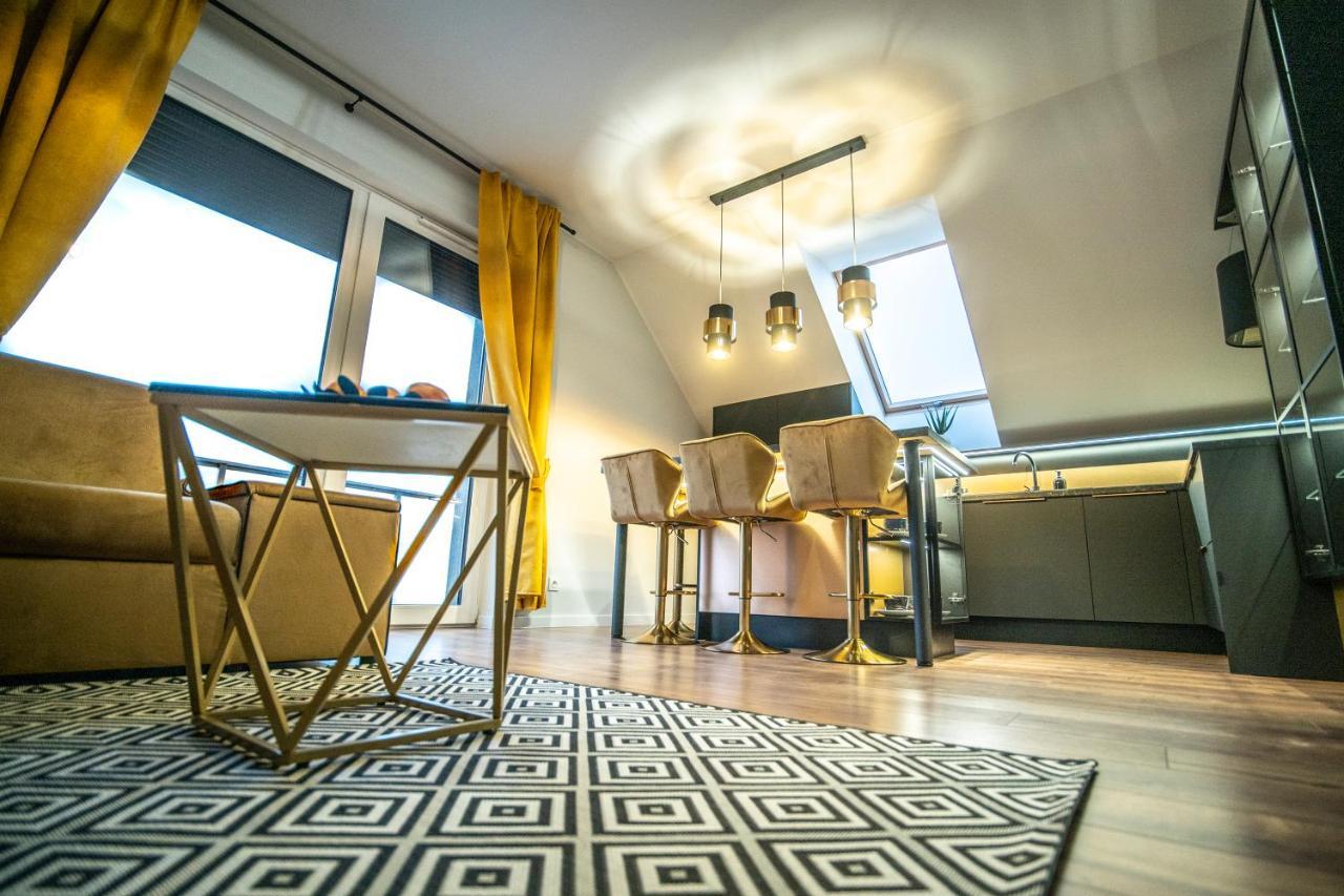 Apartament W Cieplicach Gold Jelenia Gora Exterior photo